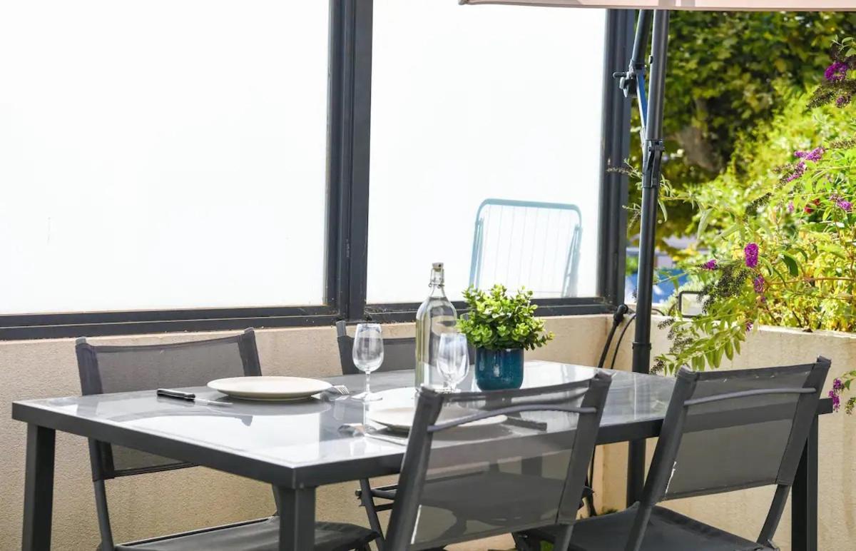 Superbe Avec Terrasse, Piscine & Parking Prive A Appartement *